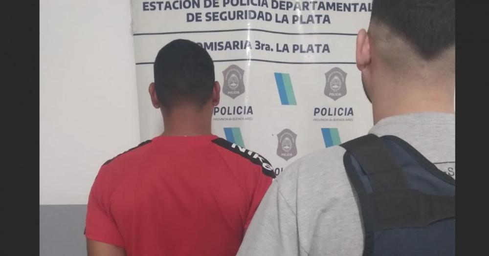 Estaba prófugo de la justicia, fue al acto de Cristina y terminó preso