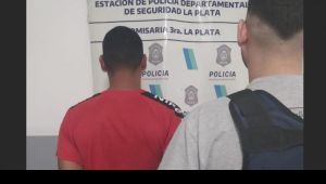 Estaba prófugo de la justicia, fue al acto de Cristina y terminó preso