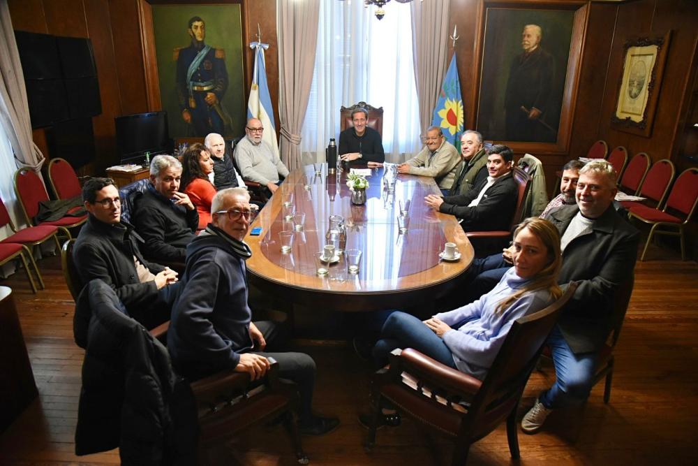 Trabajo, producción y desarrollo: Garro se reunió con referentes de la CGT