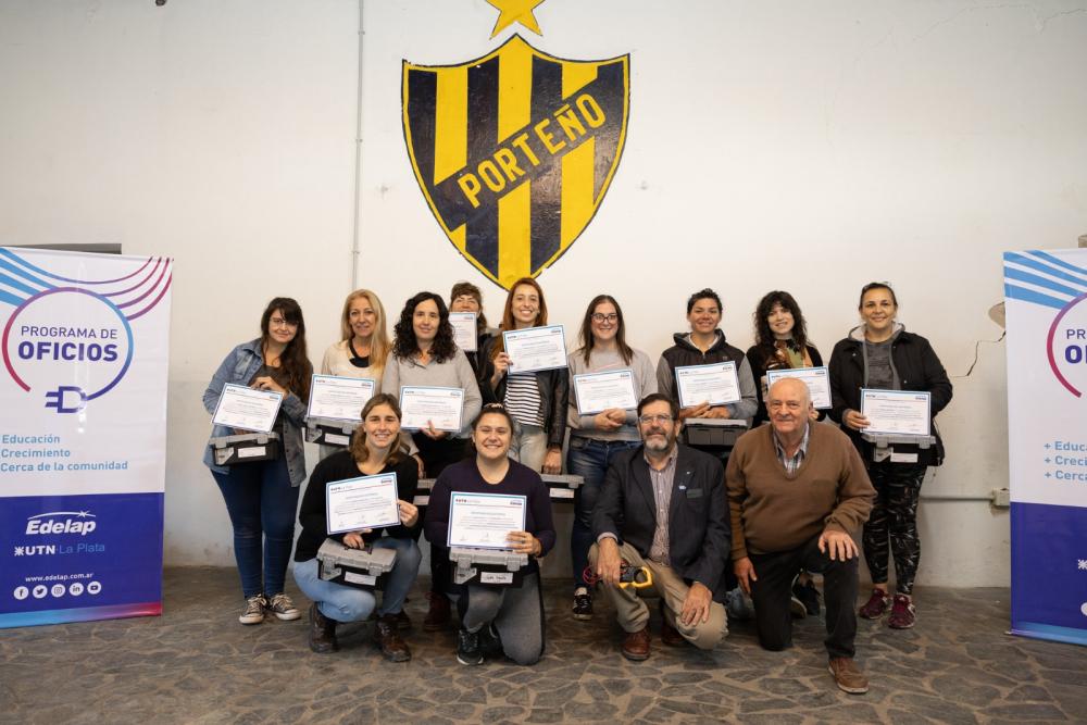 Estudiantes del Programa de Oficios de EDELAP y la UTN renovaron instalaciones eléctricas del Club Porteño 