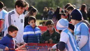 Con Fan Fest, menús mundialistas y traslados gratuitos, llega una "Experiencia Mundial"