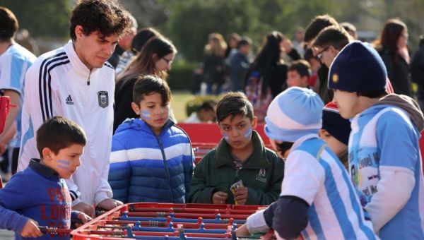 Con Fan Fest, menús mundialistas y traslados gratuitos, llega una "Experiencia Mundial"