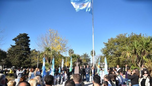 Garro participó del aniversario de City Bell y recorrió obras para el desarrollo de la localidad
