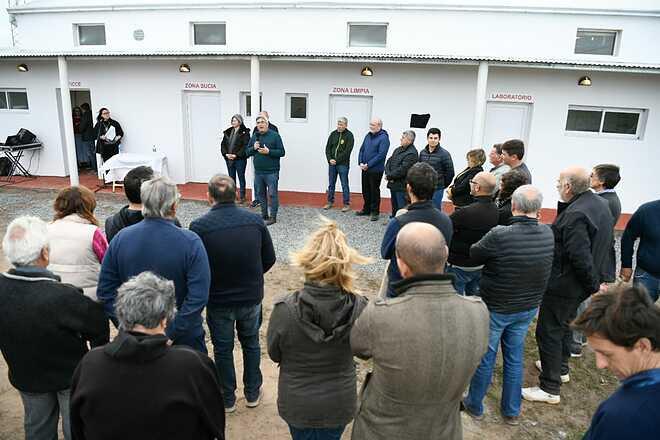 Entrega de certificados a alumnos de escuelas técnicas