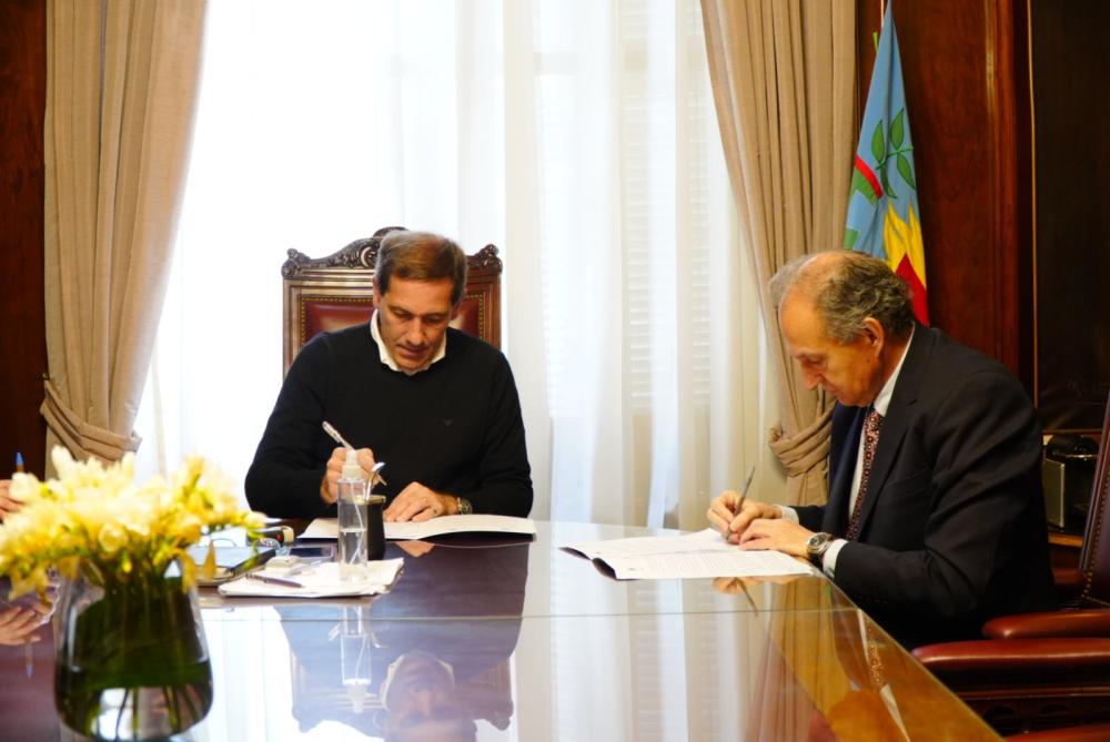 Garro firmó un convenio con la UCALP para implementar prácticas preprofesionales