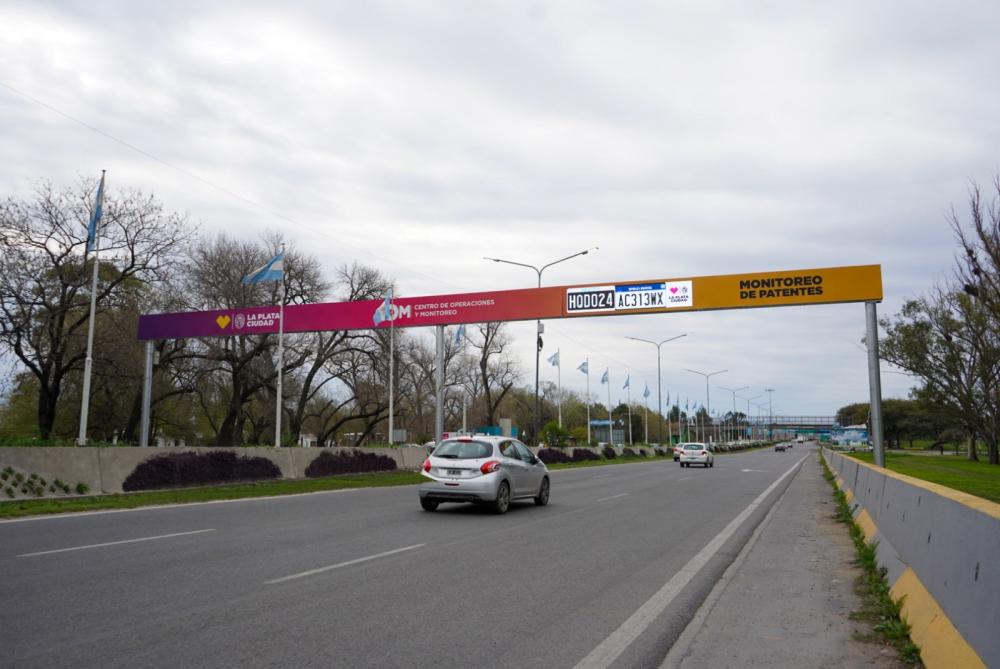 Ya se encuentra operativo el nuevo lector de patentes de la autopista La Plata - Buenos Aires