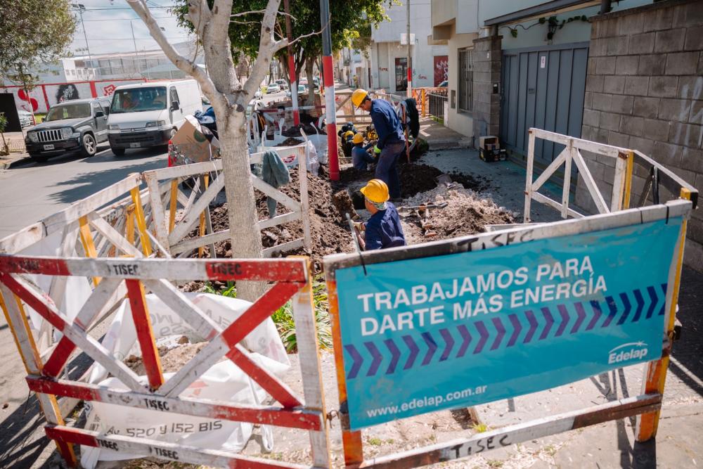 Edelap renueva las redes eléctricas subterráneas que abastecen al barrio La Loma beneficiando a más de 5.800 usuarios