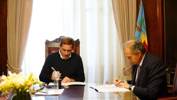Garro firmó un convenio con la UCALP para implementar prácticas preprofesionales