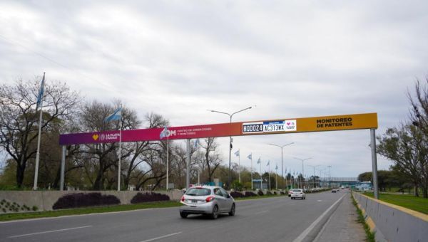 Ya se encuentra operativo el nuevo lector de patentes de la autopista La Plata - Buenos Aires
