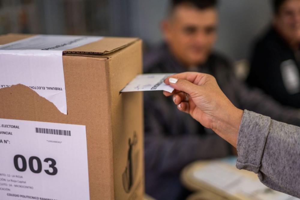 La importancia de los medios digitales bonaerenses en la cobertura de las elecciones generales