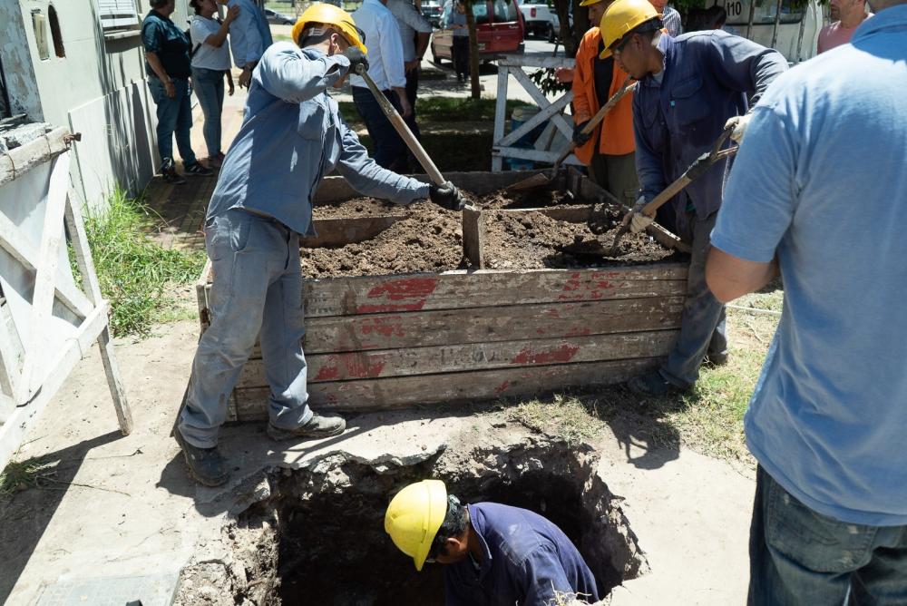 Municipio y Provincia comenzaron el recambio de cañerías de agua potable en La Plata