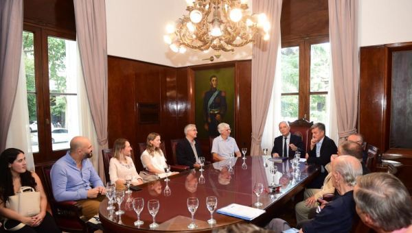 Plan de Obras y Mantenimiento Urbano: Alak firmó los contratos con las empresas e inician los trabajos