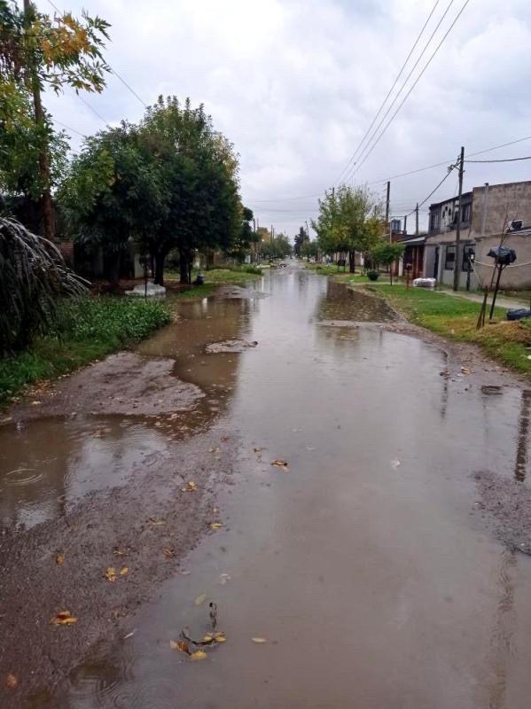 Lluvia torrencial, granizo y vientos huracanados generan caos y anegamientos
