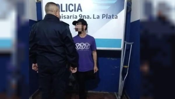 Cayó preso "Resortín", el delincuente con muletas que intentó robar casa en 1 y 64