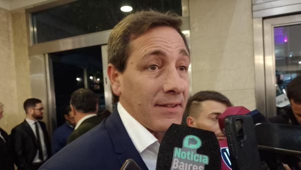 Allanan e imputan a exfuncionarios de Julio Garro por "ñoquis en la municipalidad de La Plata"