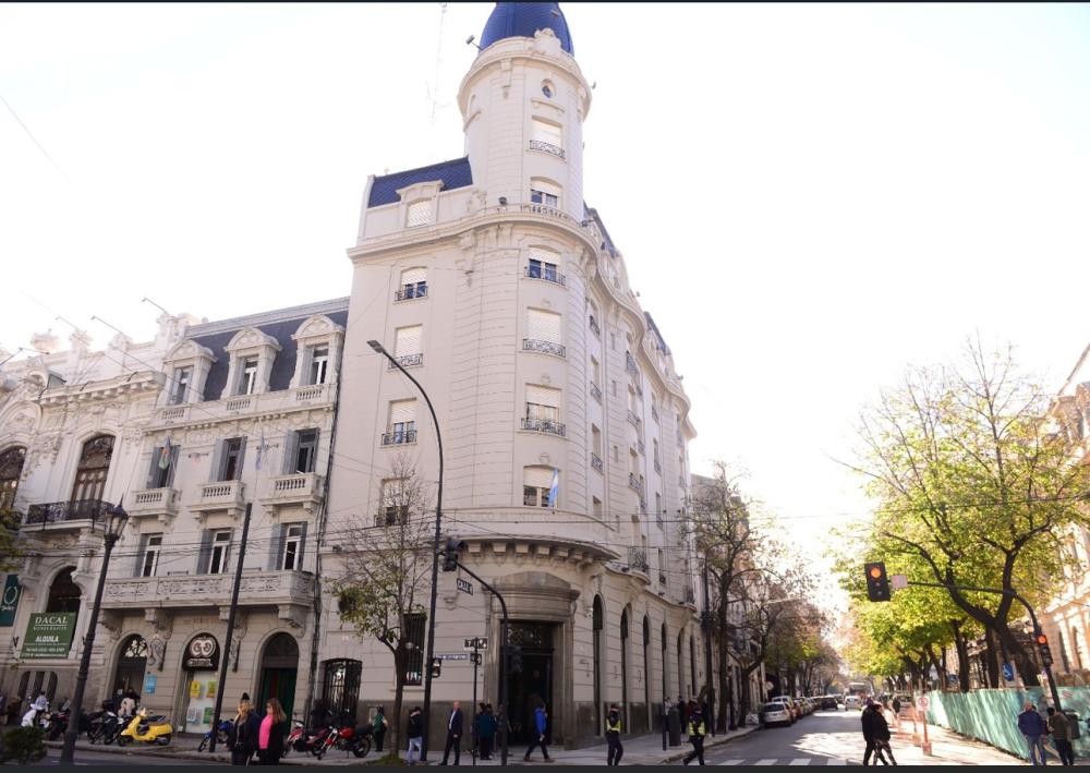 Alak y Kicillof inauguraron la puesta en valor del edificio del Ente Municipal de La Plata