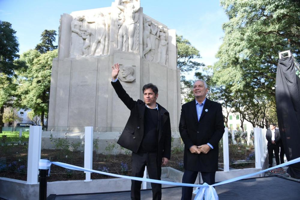 Alak y Kicillof reinauguraron Plaza Rocha tras las obras de reconstrucción